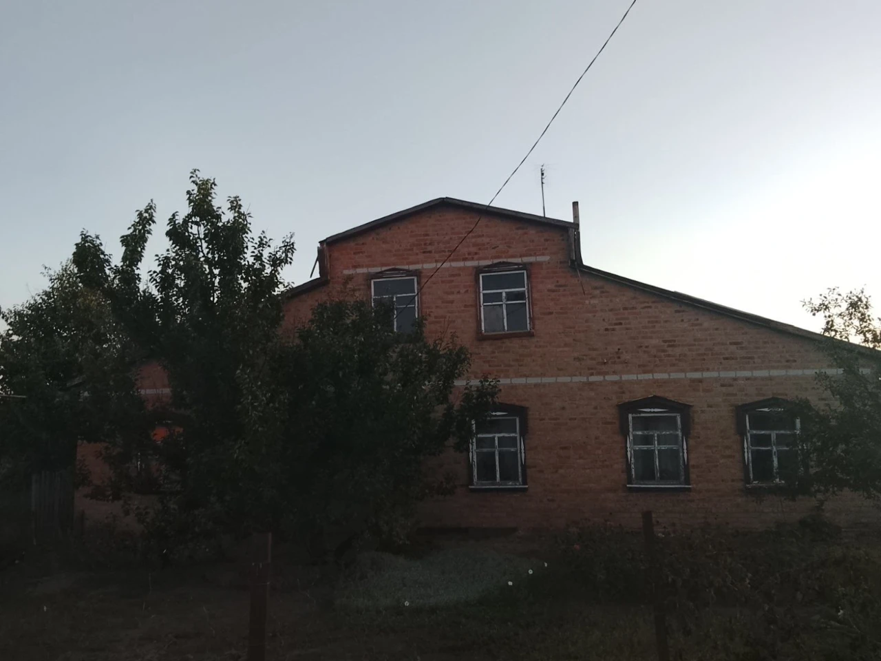 Продам газифікований цегляний будинок із виходом до річки мі