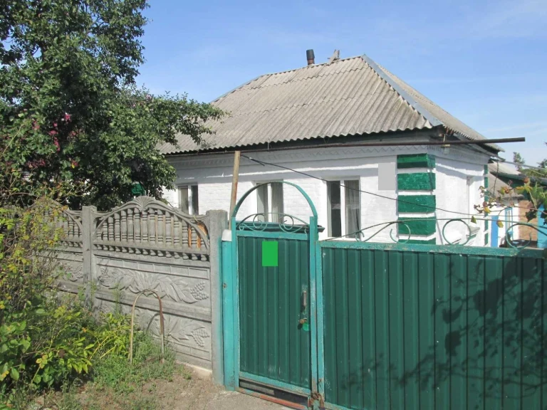 Продам будинок по вул. Гвардійській (р-н Вербової лози) або