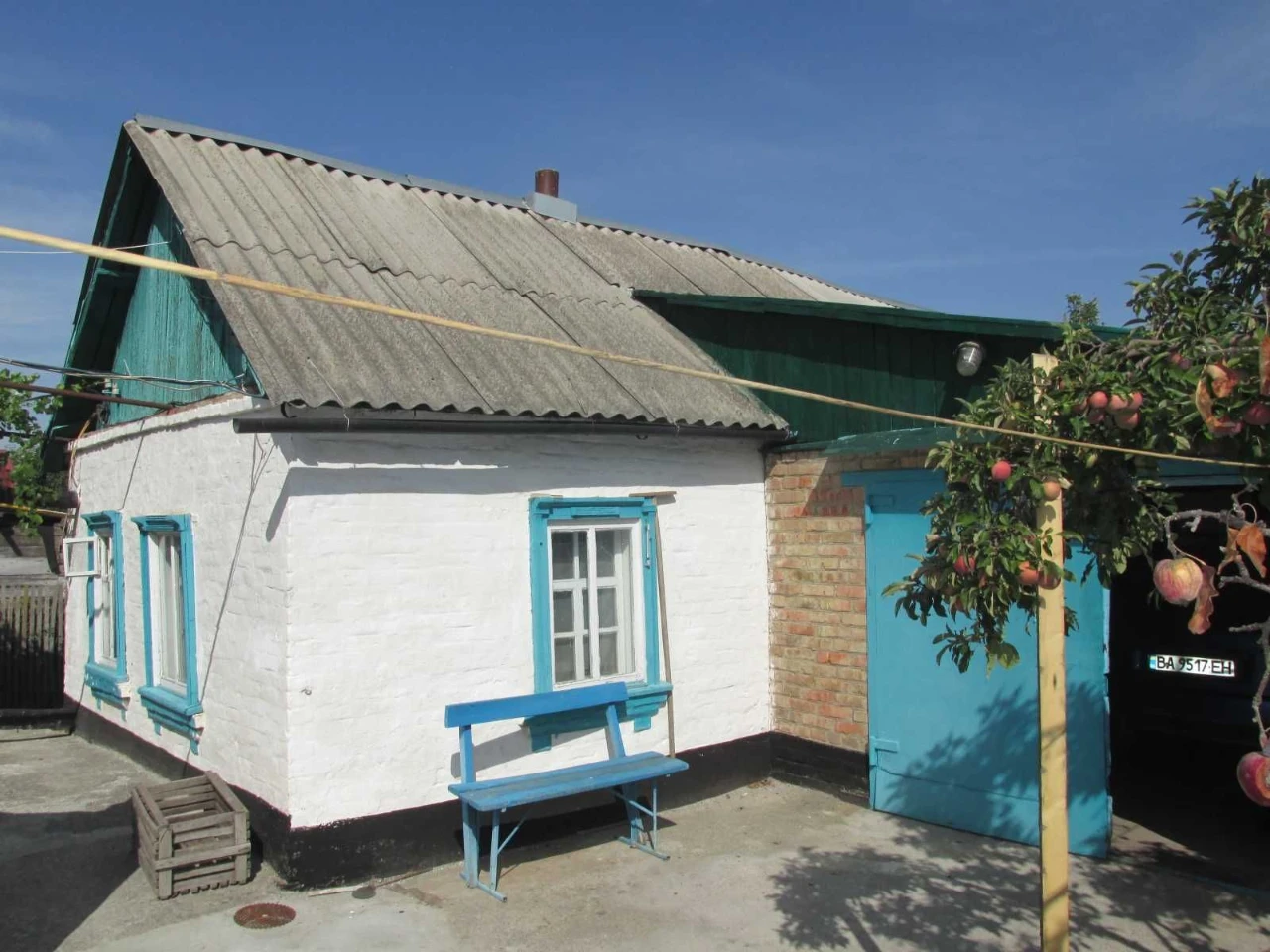 Продам будинок по вул. Гвардійській (р-н Вербової лози) або