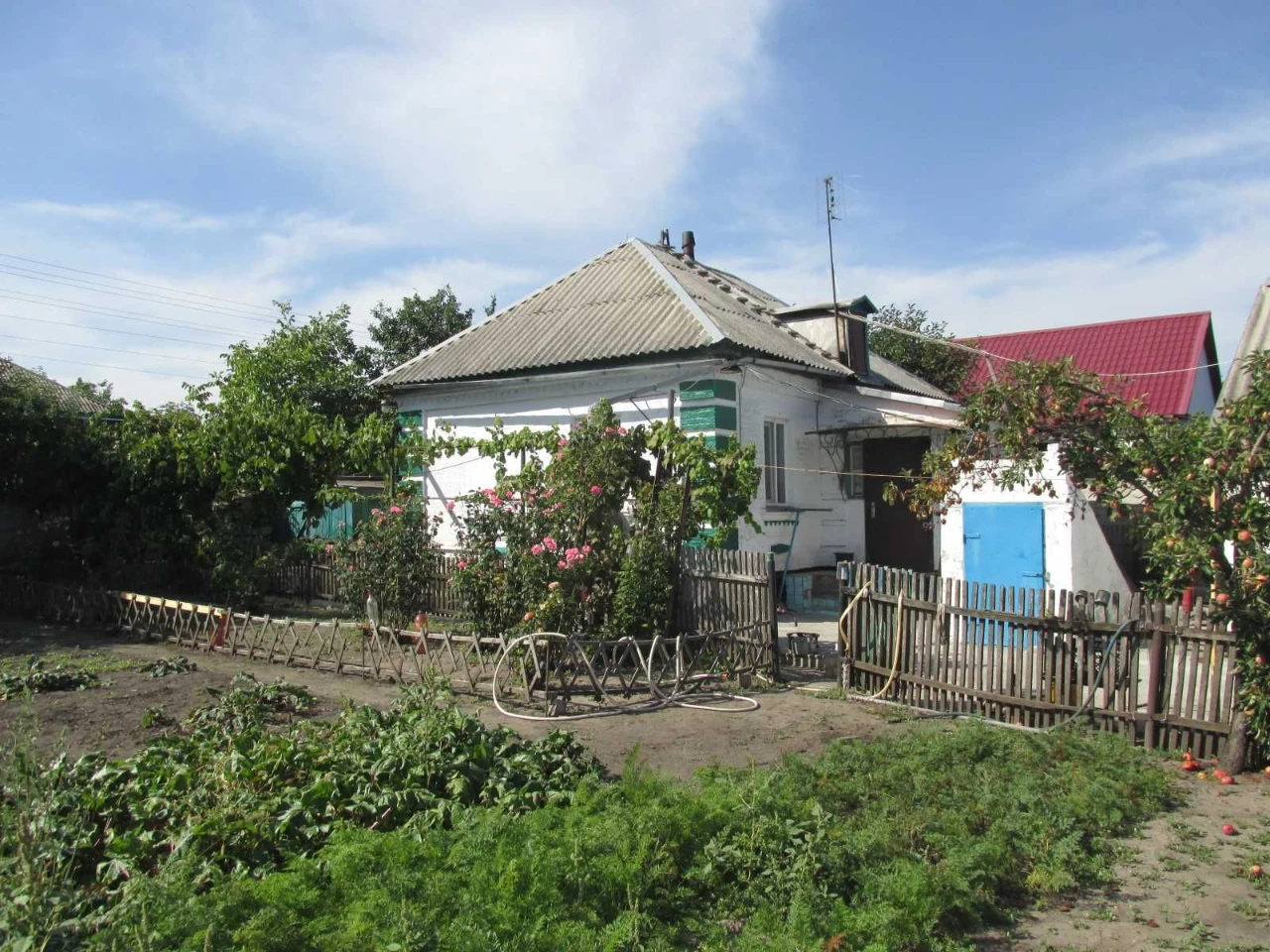 Продам будинок по вул. Гвардійській (р-н Вербової лози) або