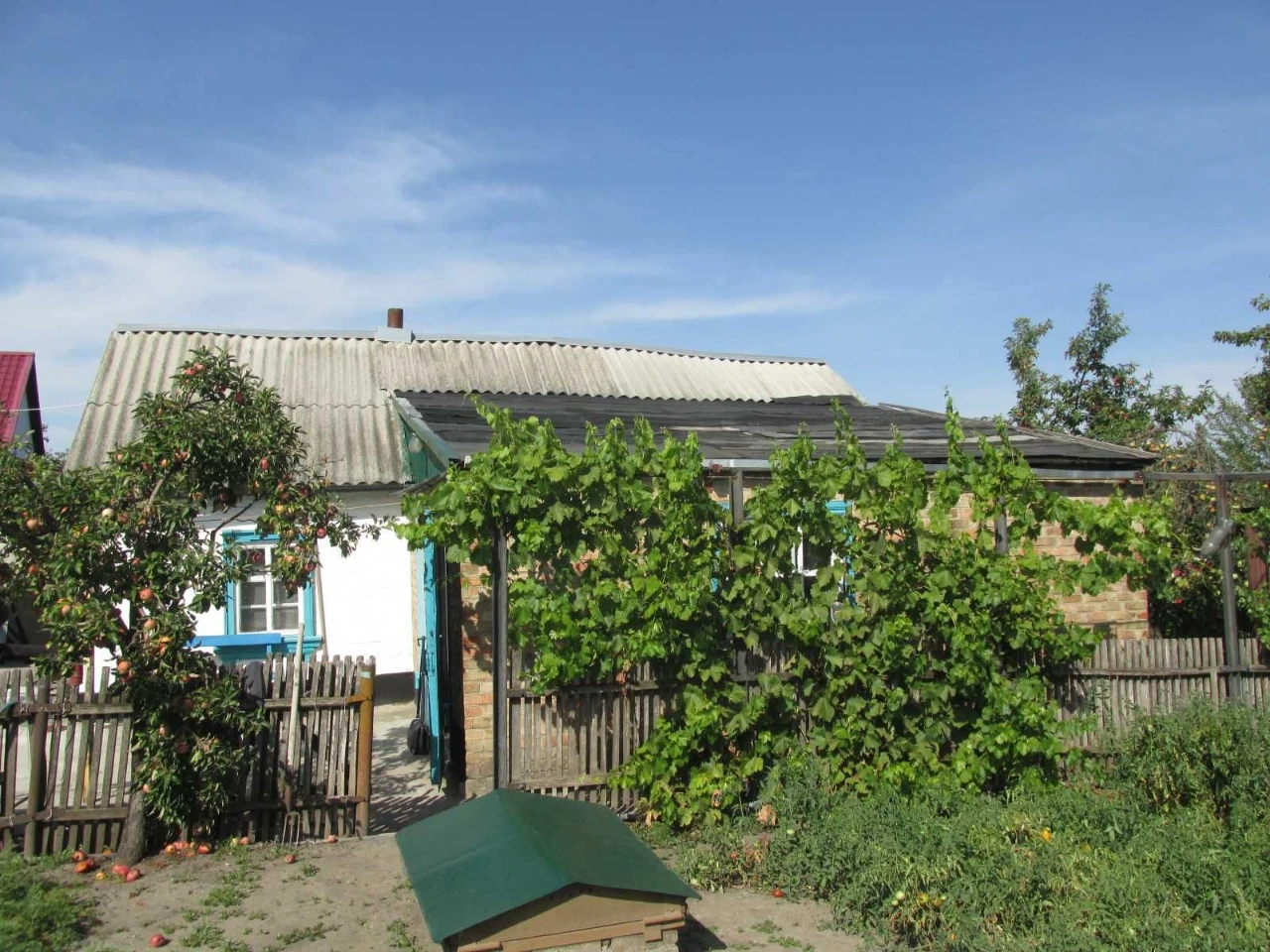 Продам будинок по вул. Гвардійській (р-н Вербової лози) або