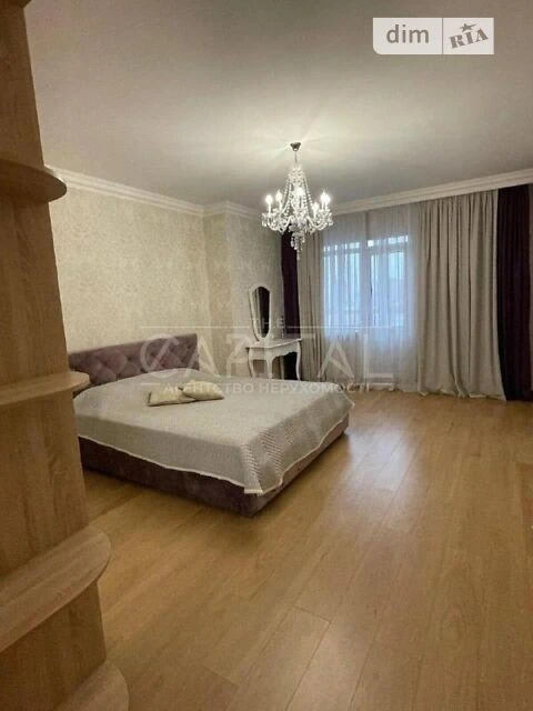 Sale of 3-room apartment 135 sq. m on Akhmatova Anna St. 22 • ID
