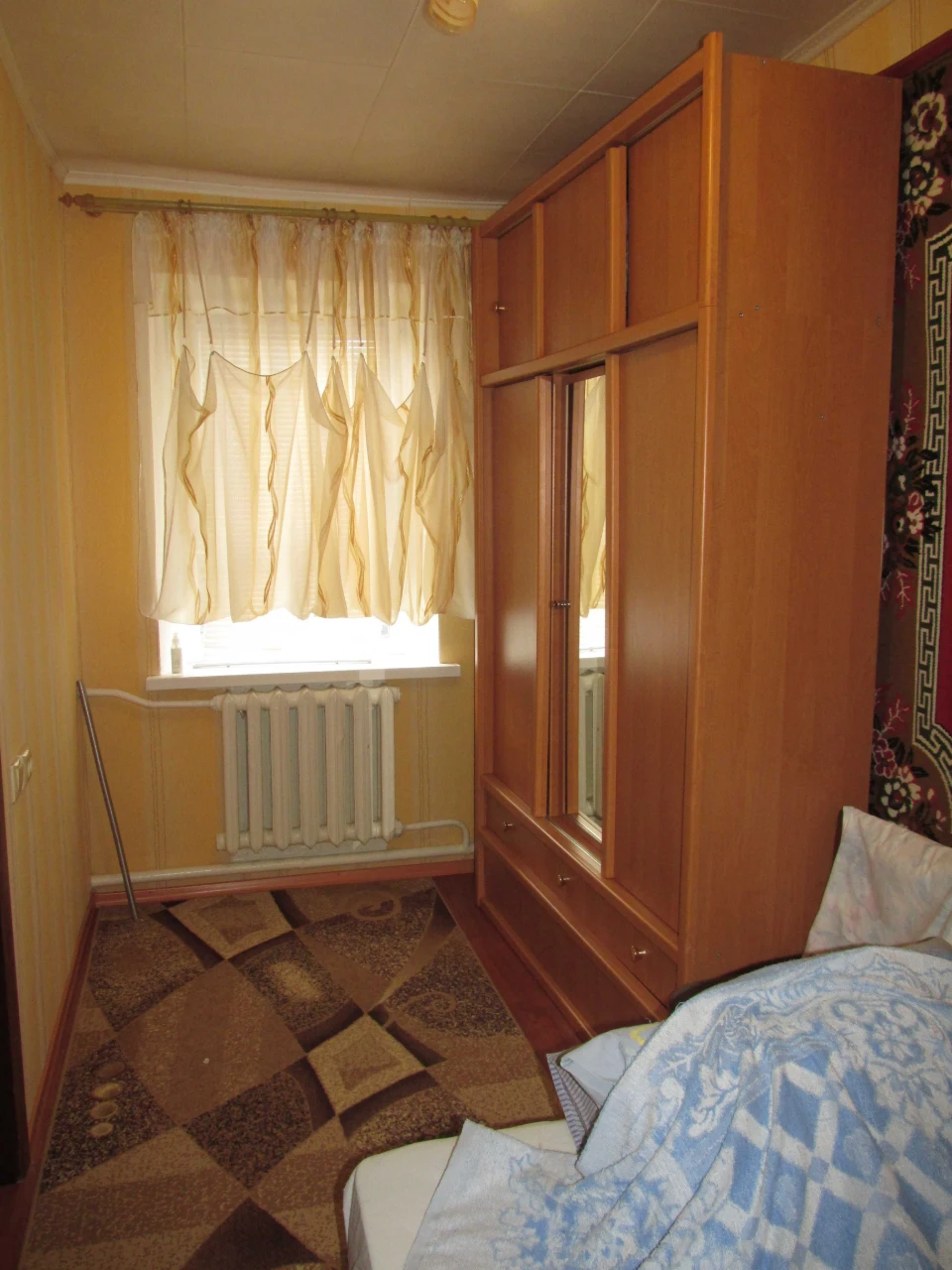 Продам  будинок по вул. В.Скринника (р-н пл.Покровської) або