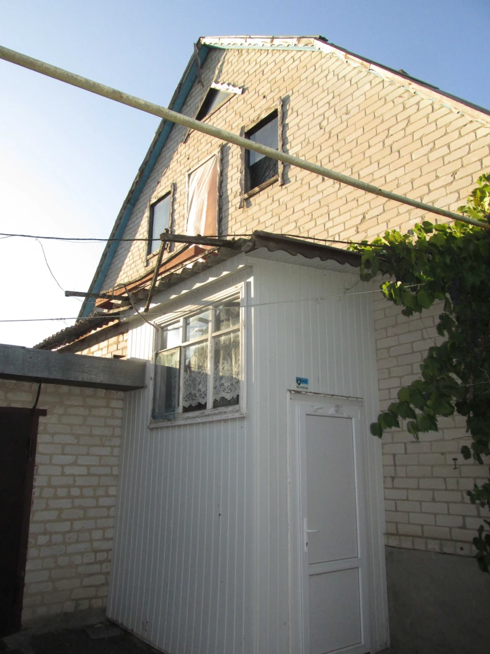 Продається газифікований будинок по вул. Ю.Корлюка (р-н 8 шк