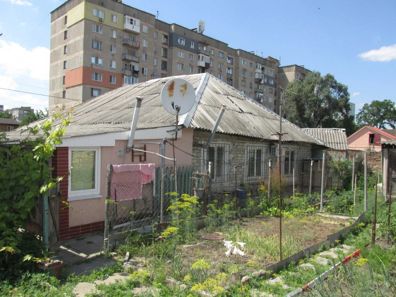 Продається 1/3 част. будинку с окремим двором по вул. Григор