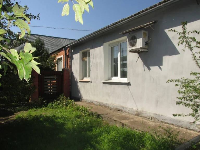 Продам частину будинку по вул. Тітова ( район Дитячої лікарн