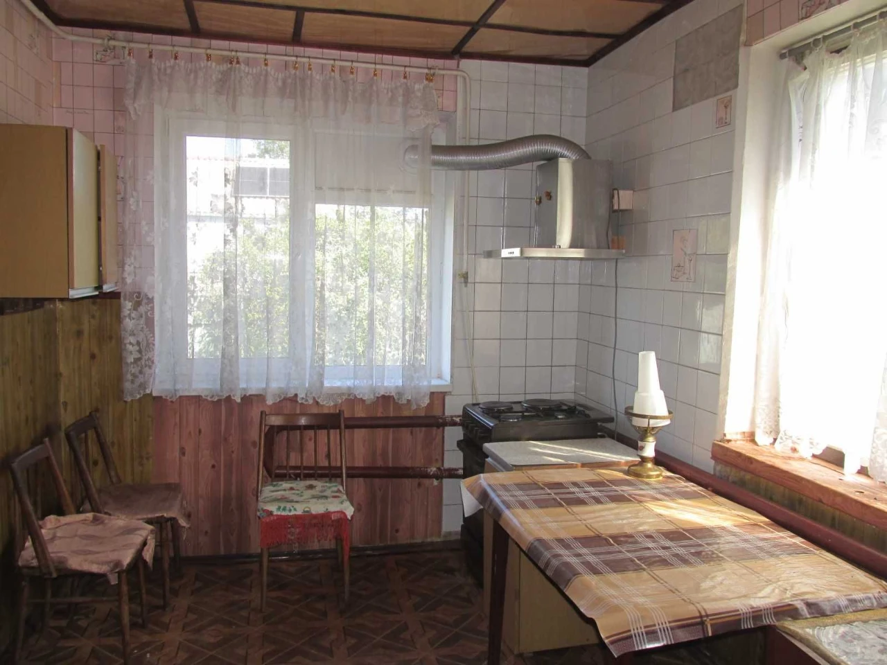 Продам частину будинку по вул. Тітова ( район Дитячої лікарн