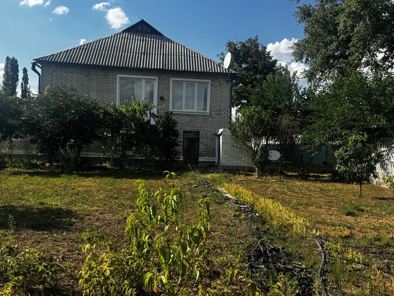 Продам дім на Перемозі