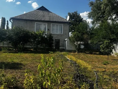Продам дім на Перемозі