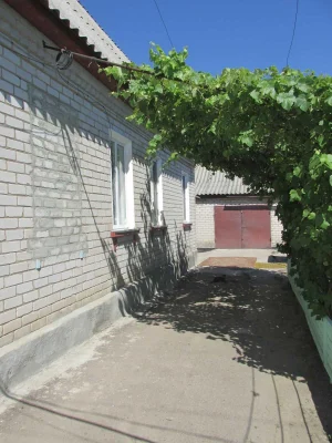 Продам цегляний будинок по вул. Миколаївській (Жовтневий р-н