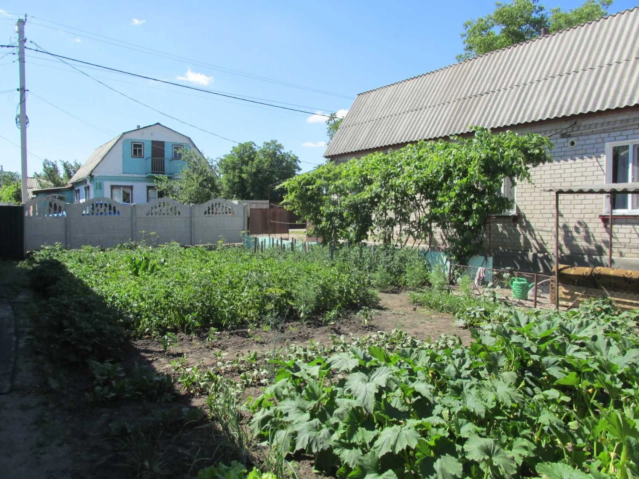 Продам цегляний будинок по вул. Миколаївській (Жовтневий р-н