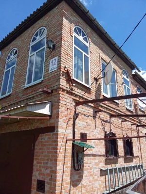 Продається двоповерховий будинок