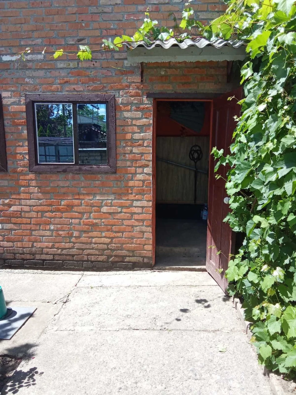 Продається двоповерховий будинок