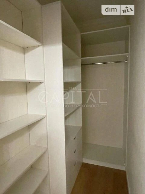 Sale of 3-room apartment 135 sq. m on Akhmatova Anna St. 22 • ID