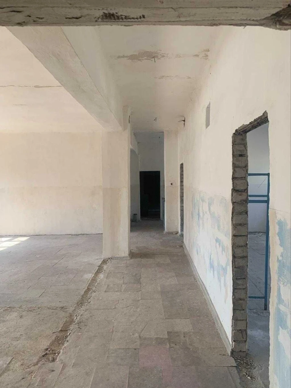 Виробнича  2-х поверхова будівля. Висота стелі 3.5 метри. Пр