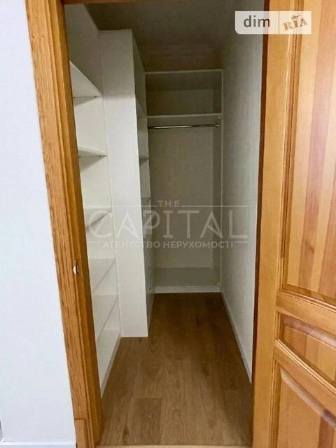 Sale of 3-room apartment 135 sq. m on Akhmatova Anna St. 22 • ID