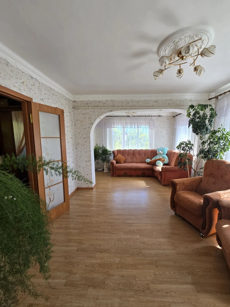 Будинок з меблями та технікою