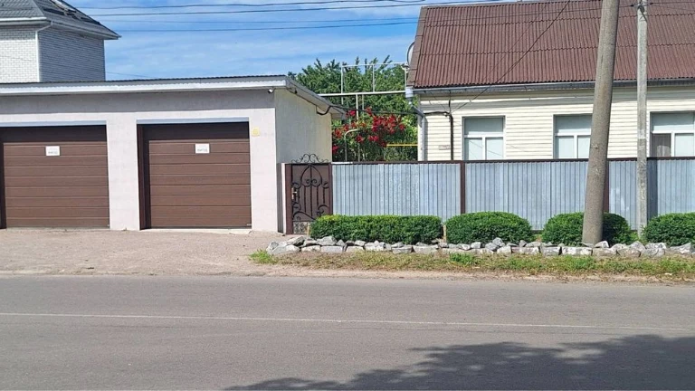 Продаж будинку ,центр міста .