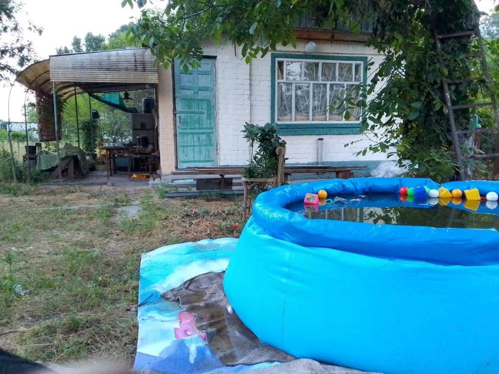 Продаються дві дачі поряд на Сади 2.  12 соток.