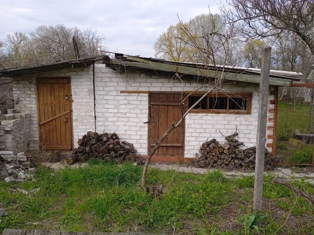 Продаються дві дачі поряд на Сади 2.  12 соток.