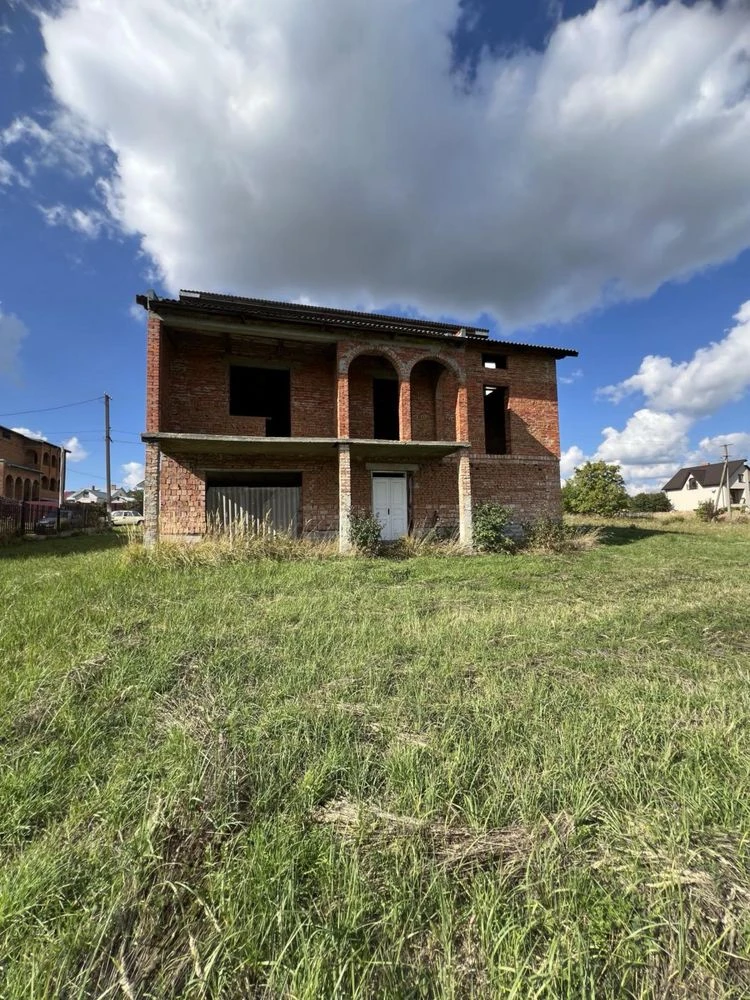 Продаж будинку в с. Попелі