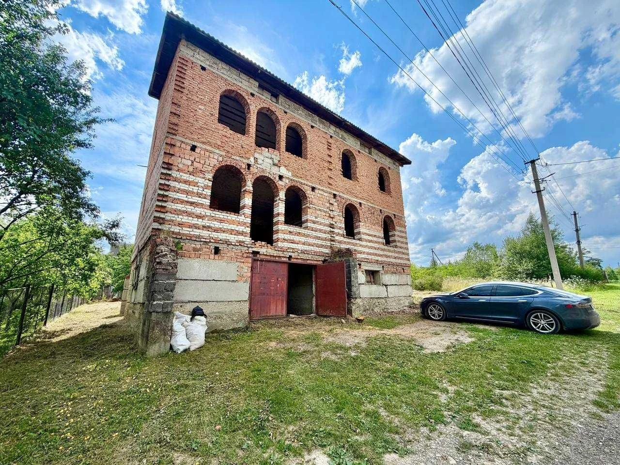 Продаж незавершеного будівництва (65% готовності) у м. Борис