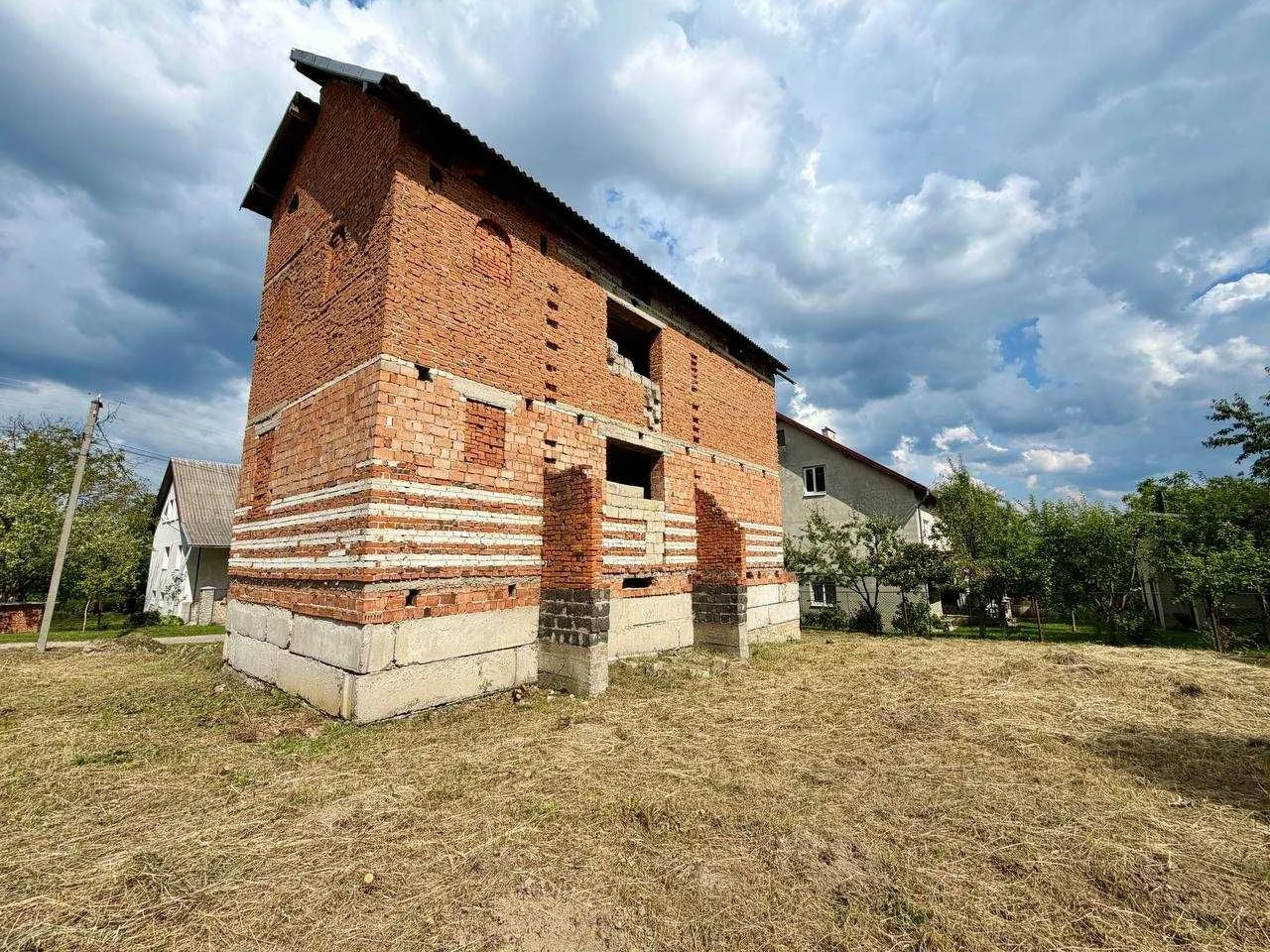 Продаж незавершеного будівництва (65% готовності) у м. Борис