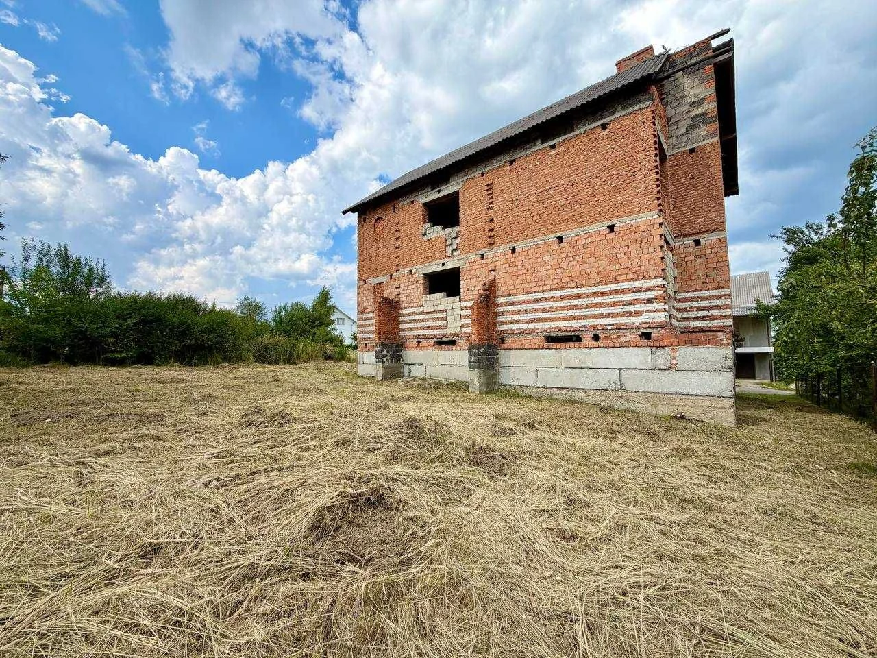 Продаж незавершеного будівництва (65% готовності) у м. Борис