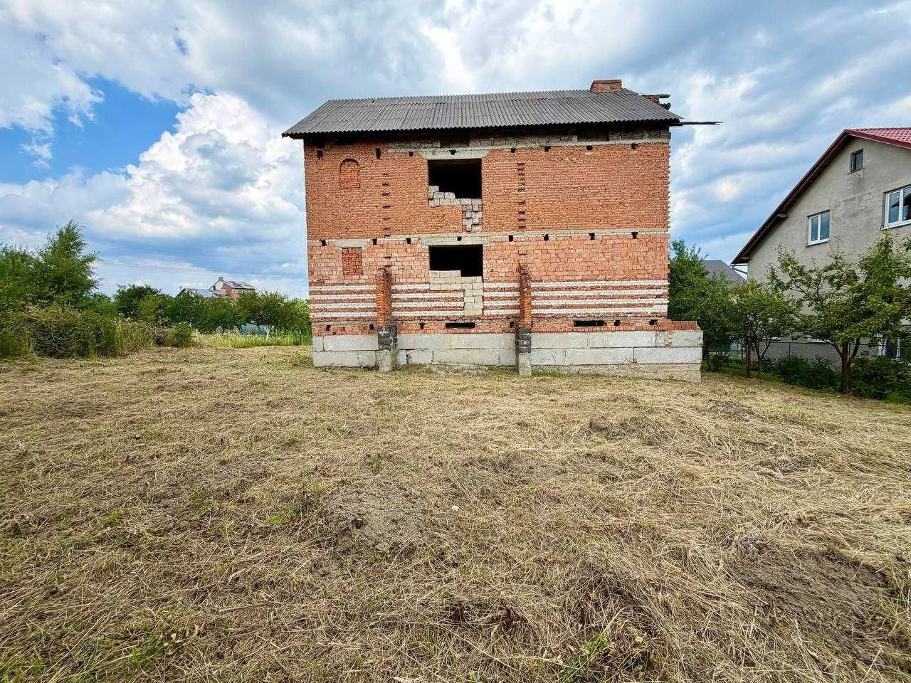 Продаж незавершеного будівництва (65% готовності) у м. Борис