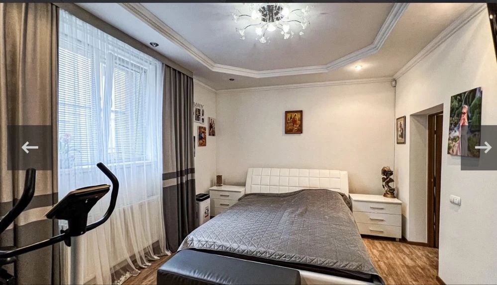 Продається просторий будинок в центрі Борислава