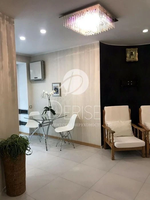 #15043 3K-Sale Center Pechersk Lavrska Park of Glory