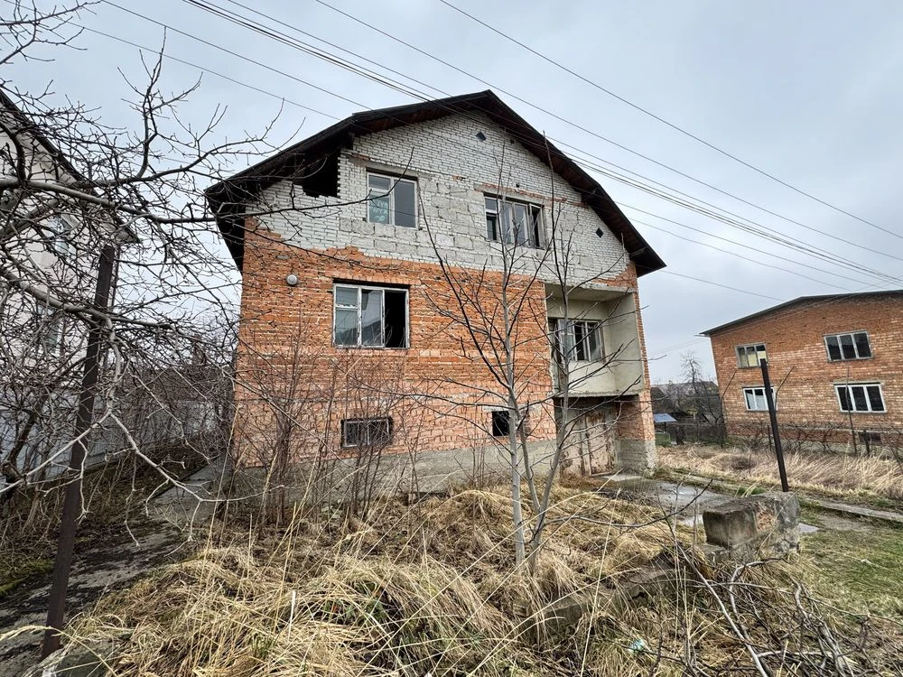 Продаж незавершеного будинку + земельна ділянка, у м. Борисл