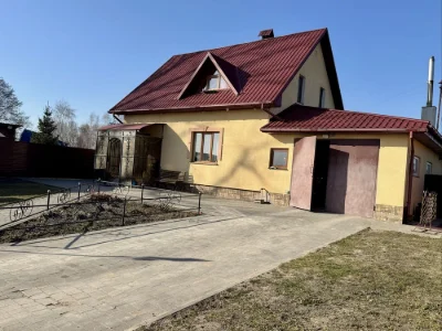 Продаж Котеджу Поруч Міста