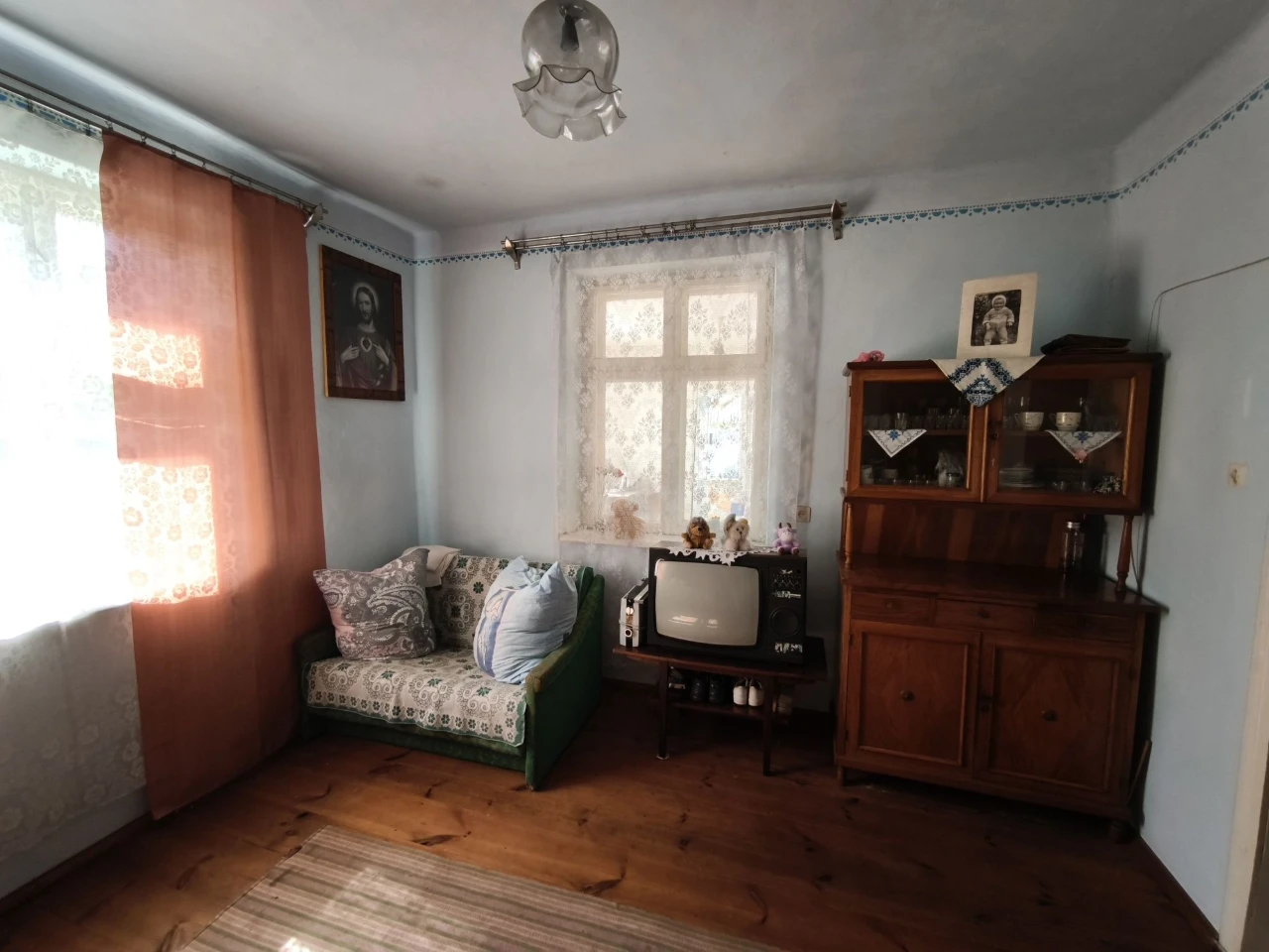 продається цегляний будинок с.Конюшків (6 км. від м.Броди)