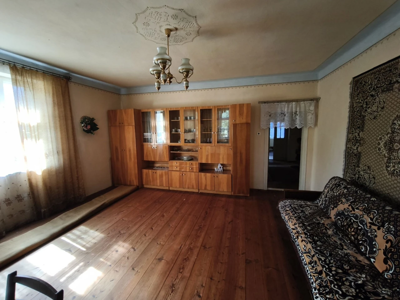 продається цегляний будинок с.Конюшків (6 км. від м.Броди)