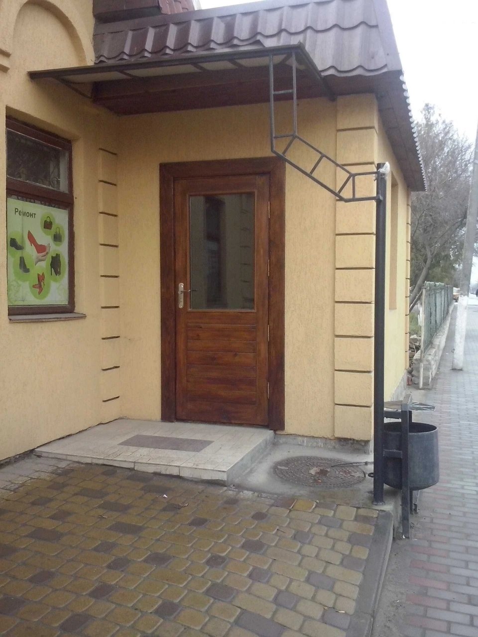 В центрі м.Броди,зі земельною ділянкою