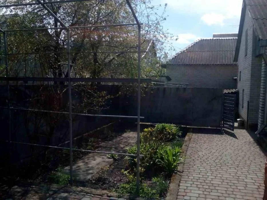 Продаж будинку у м. Броди. Площа 170 м.. Якісний ремонт. Цін