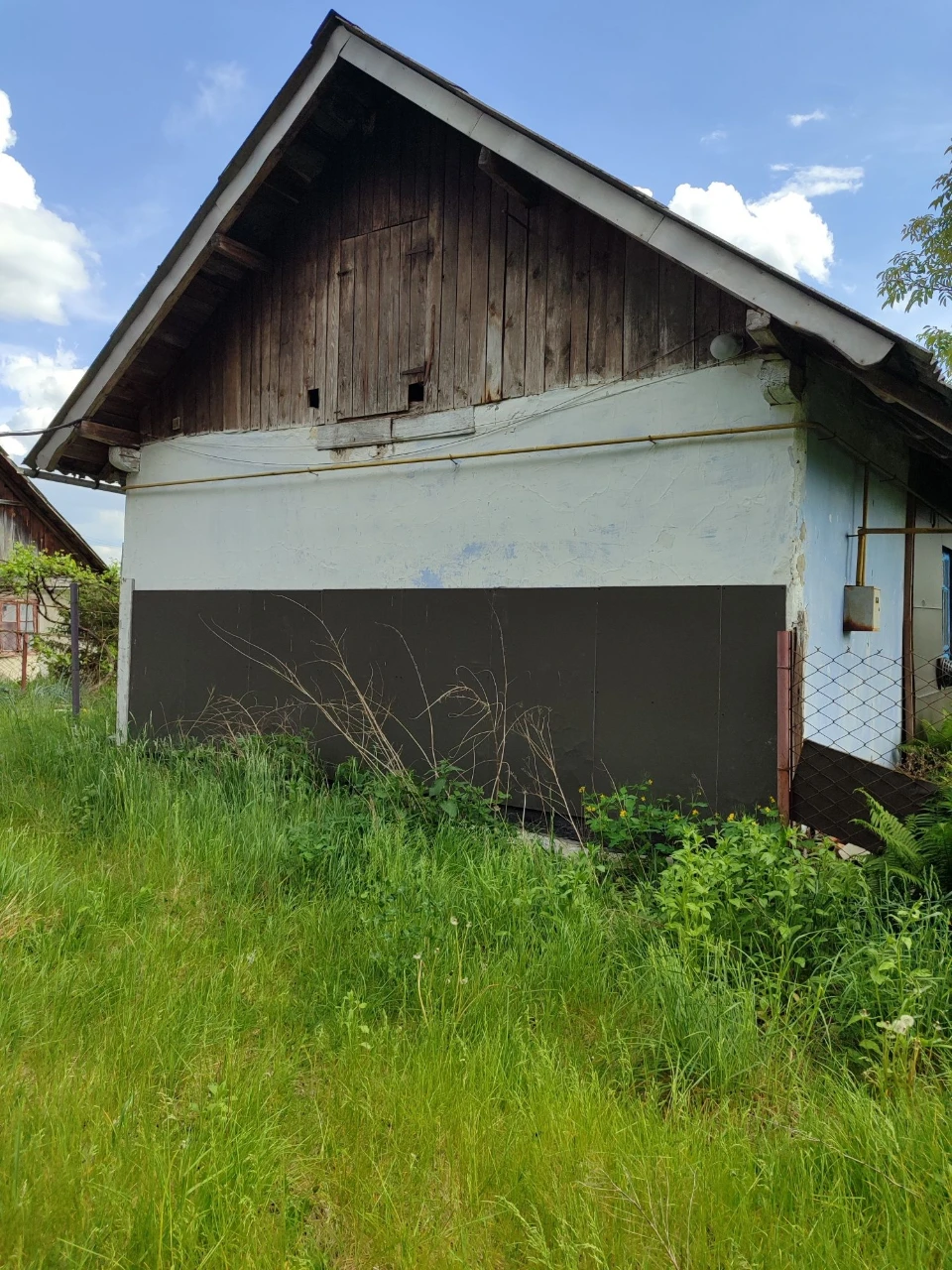 Продам будинок зі земельною ділянкою