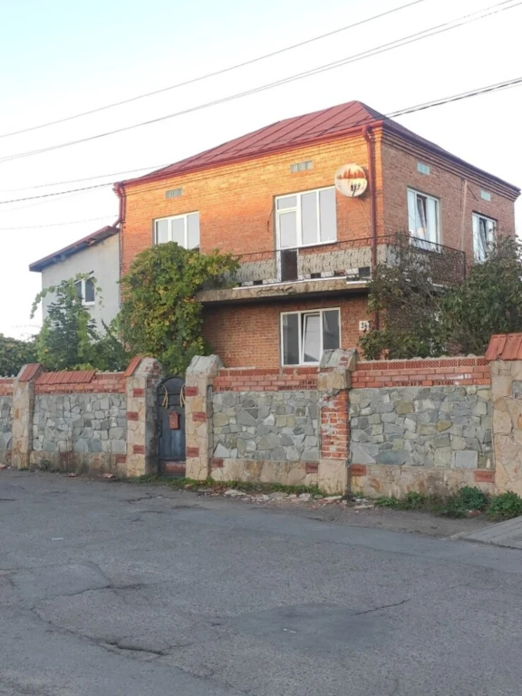 Продаж Дім