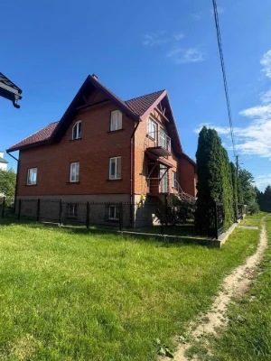 Просторий будинок 297 м2 у місті Городок, Львівської області