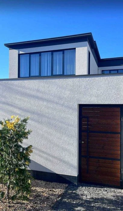 Sauvignon -2! Renovated house in high-tech style on 5 acres! 1L5