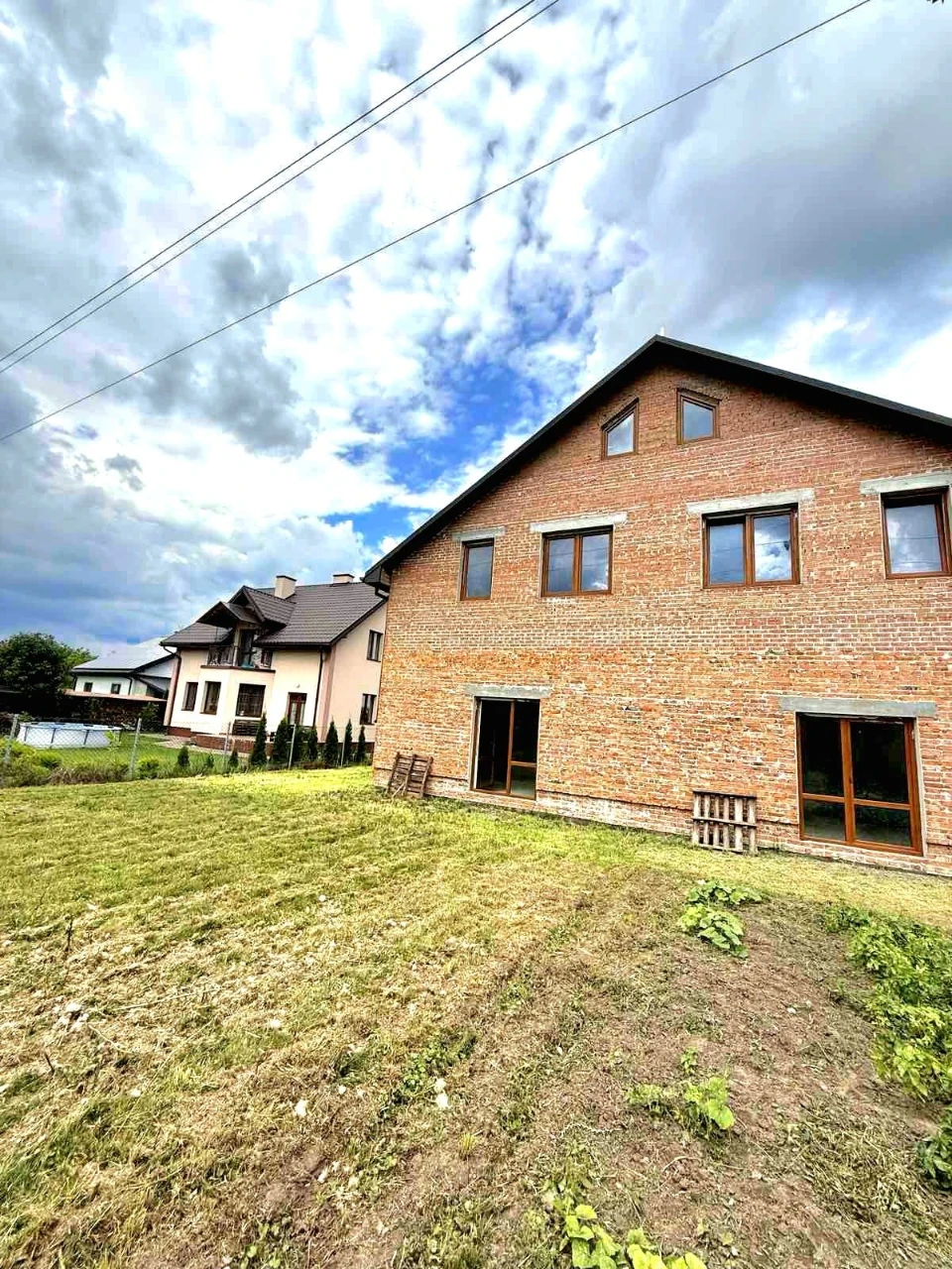 Продається будинок від Львова 30км.місто  Городок