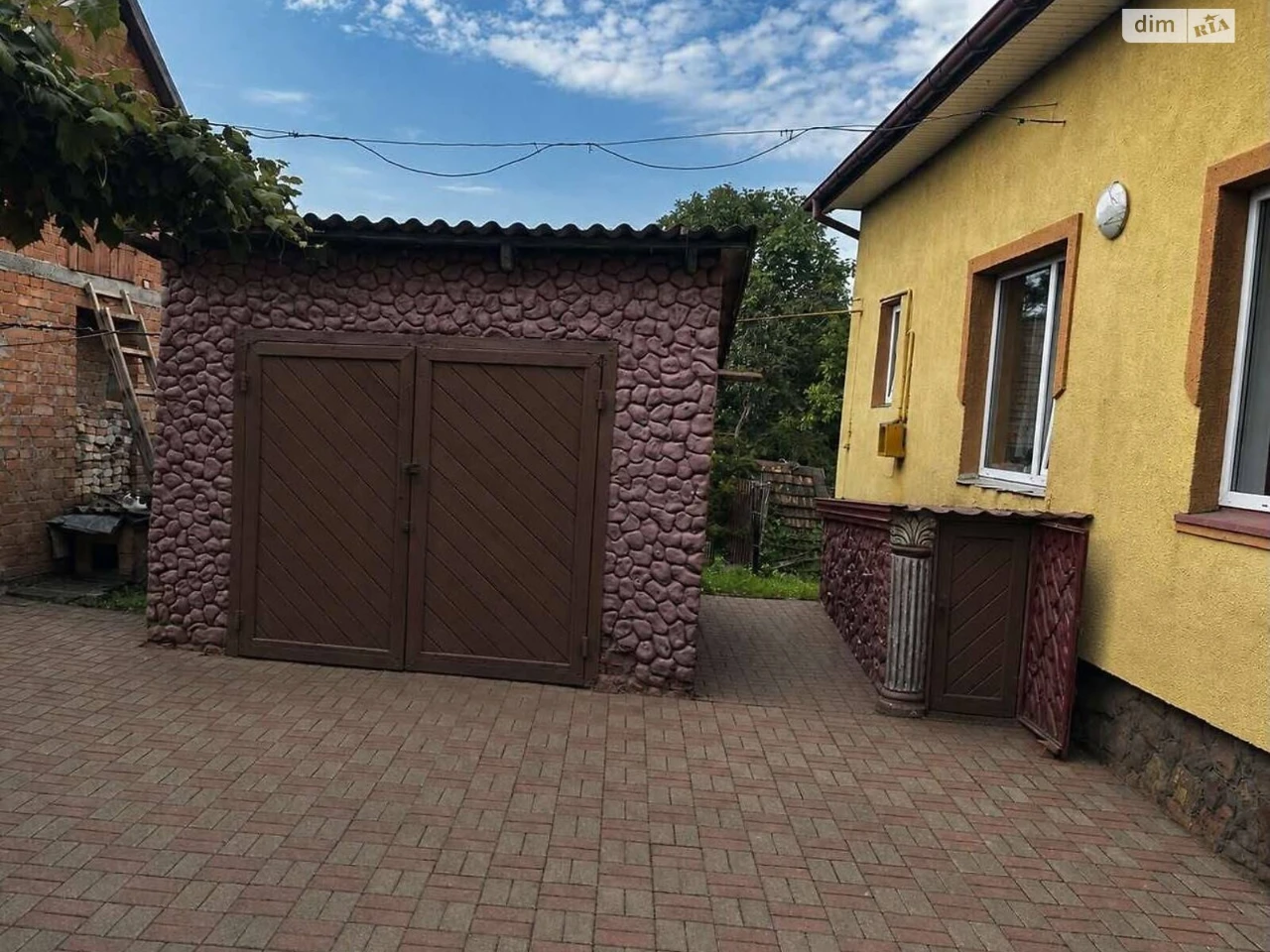 Продаж Дім