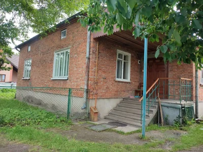 Продаж 4-кімнатного будинку із земельною ділянкою (9 соток)