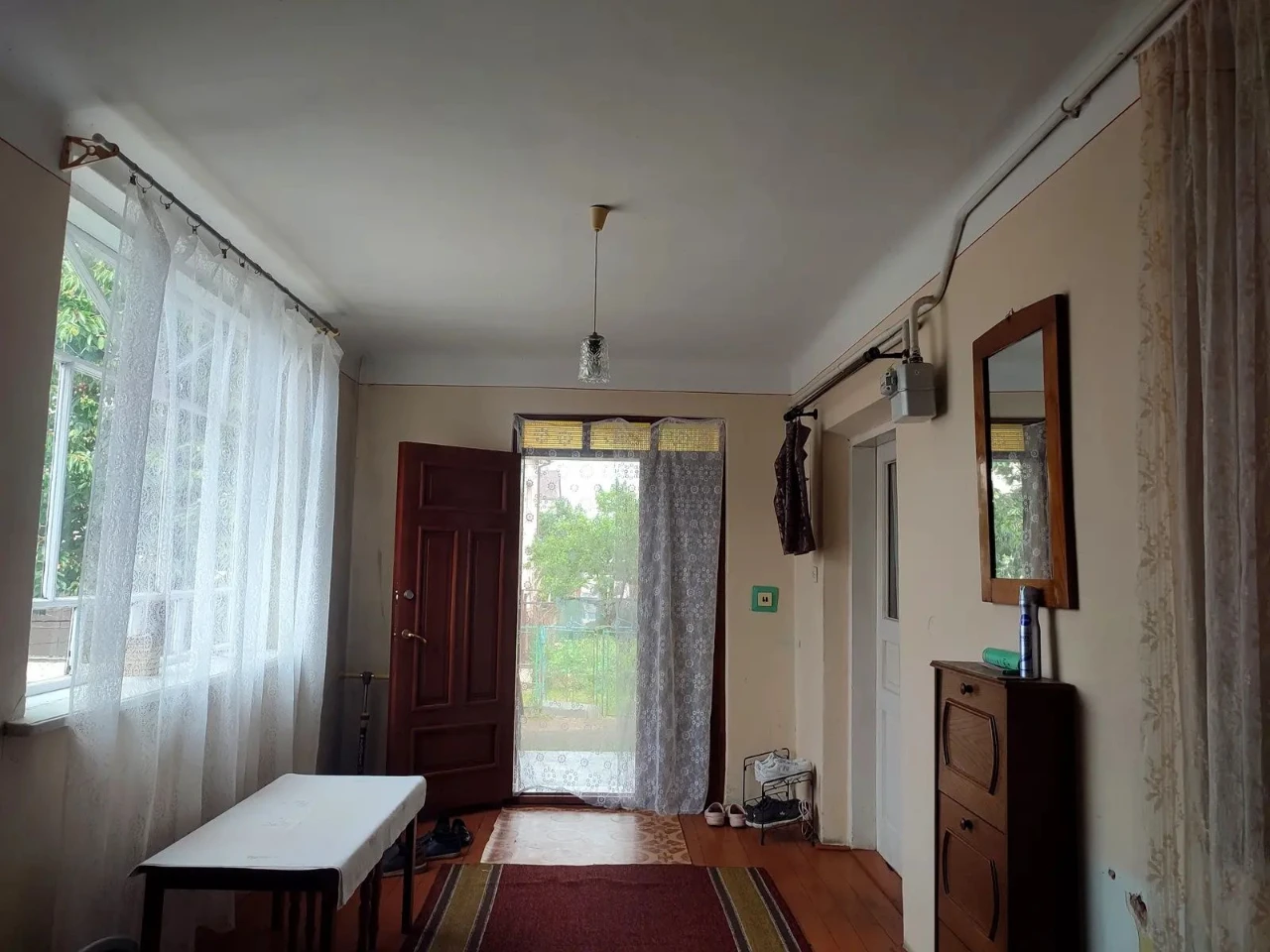 Продаж 4-кімнатного будинку із земельною ділянкою (9 соток)