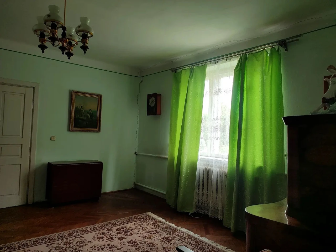 Продаж 4-кімнатного будинку із земельною ділянкою (9 соток)