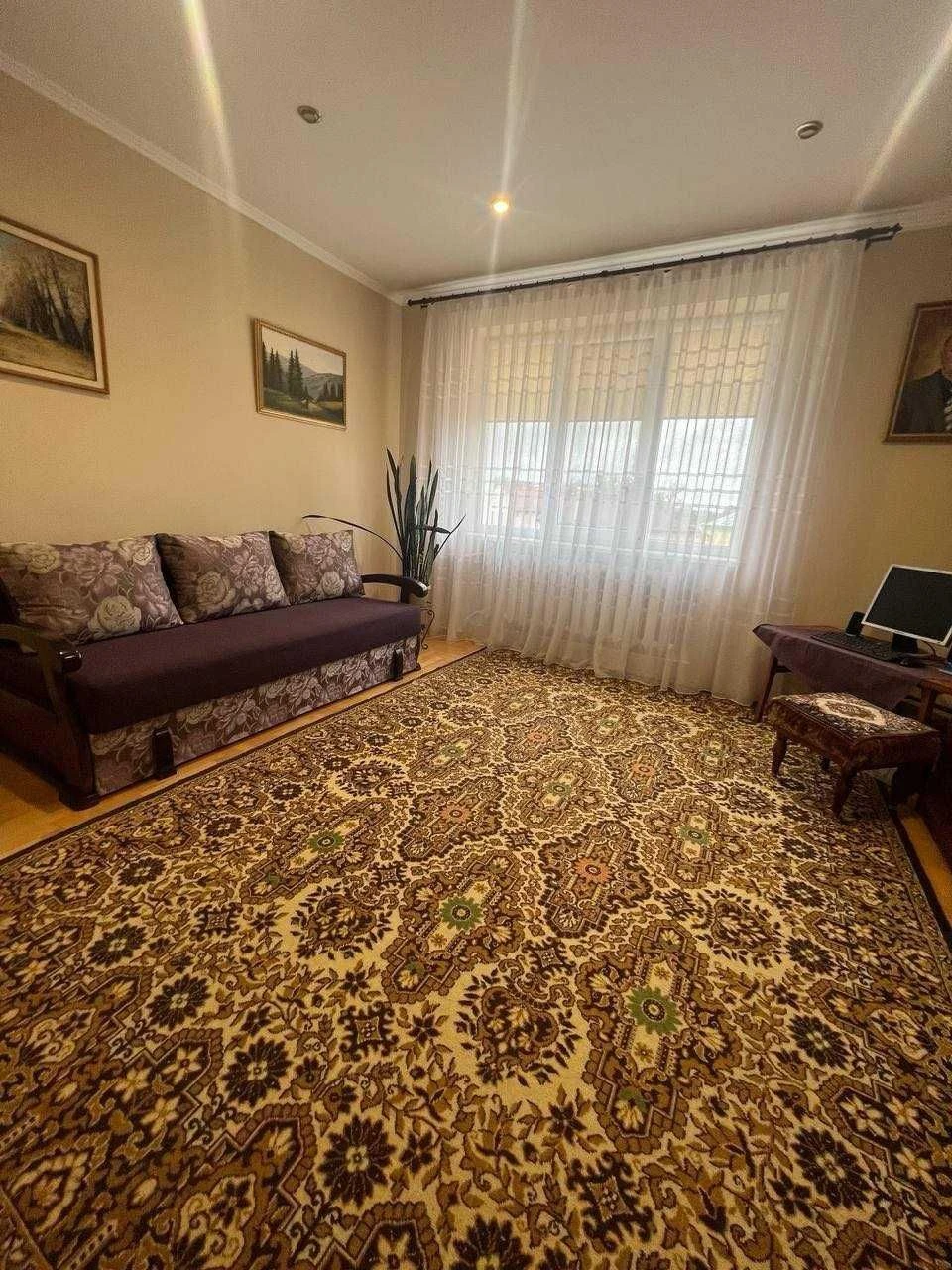 Продаж просторого будинку в м. Городок