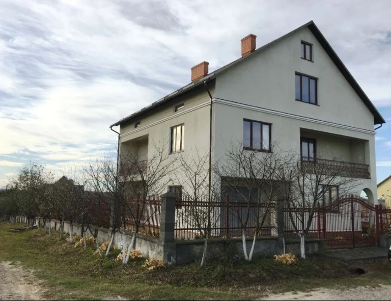 Продам приватний будинок із земельною ділянкою с.Лішня