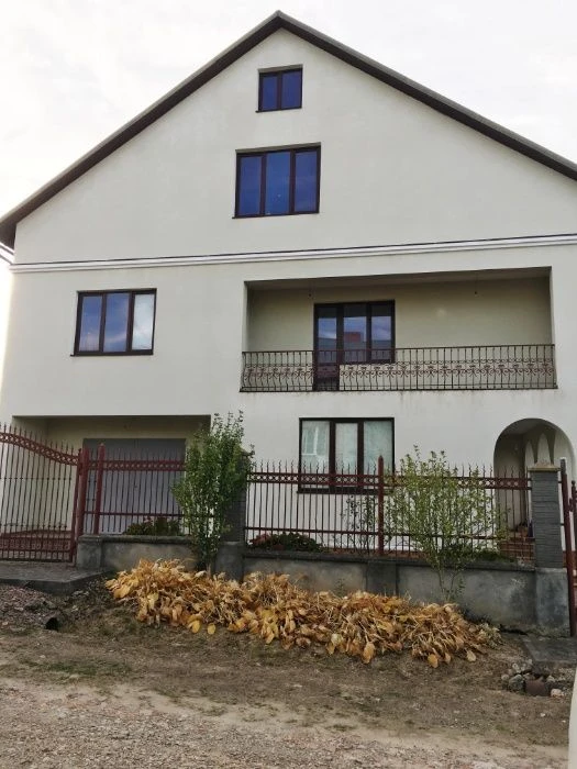 Продам приватний будинок із земельною ділянкою с.Лішня
