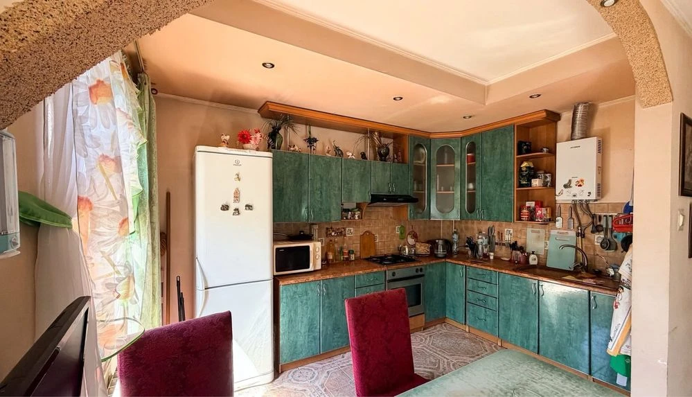 Продається затишний будинок в  Дрогобичі